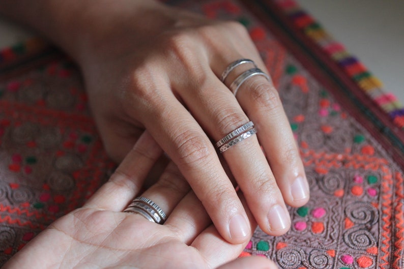 Stackable silver rings with different textures R0021 image 7