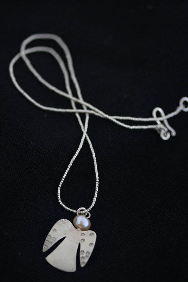 Angel pendant Silver and Pearl Necklace N0015 image 4