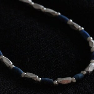 Handmade necklace with diamond shape silver and barrel-shape lapis lazuli beads N0045 image 2