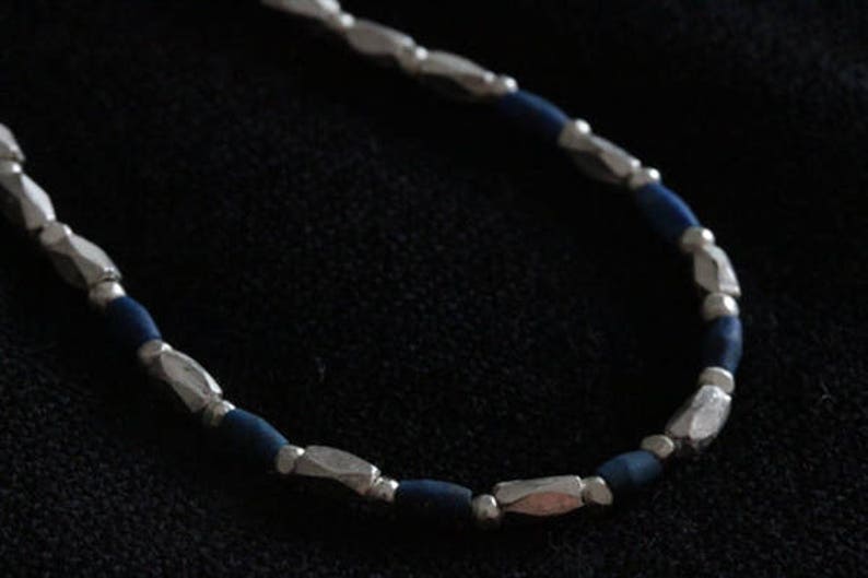 Handmade necklace with diamond shape silver and barrel-shape lapis lazuli beads N0045 image 2