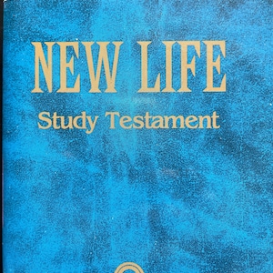 Vintage religion book: New Life Study Testament, Christian Literature International, 1986