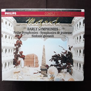 Vintage classical CD set: Mozart Symphonies Vol. 1 & Vol. 2 image 2