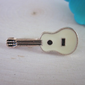 Sombrero Enamel Pin-/ Gift for Her or Him / Hat Pin / Gift