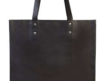 REAL Leather Tote Bag in BLACK Colour  measurements are The Length is 40cm   Width 30cm