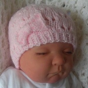 Knitting Pattern to knit baby or reborn hat in sizes newborn, 0-3m and 3-6m. Digital Download