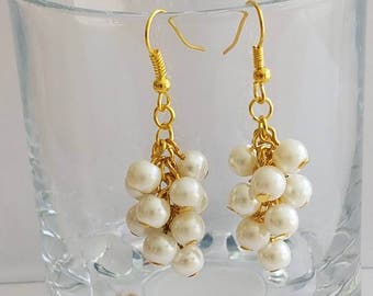 Gold and  White Cluster Earrings, Chunky Cluster Earring, Gift ideas, Fashion Earrings, Cluster pearls