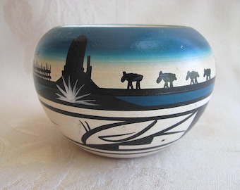 NATIVE AMERICAN~Indian~Hand Made / Hand Painted~POT~Bowl~Signed : Blackhorse - Dine~Vintage~1960's