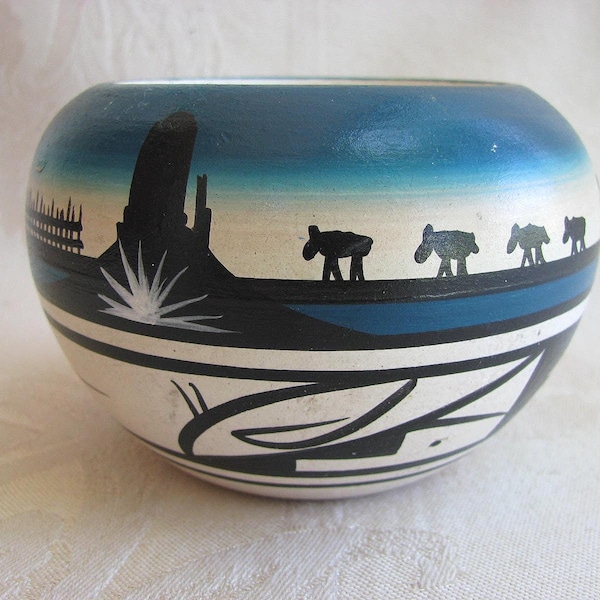 NATIVE AMERICAN~Indian~Hand Made / Hand Painted~POT~Bowl~Signed : Blackhorse - Dine~Vintage~1960's