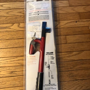 The CLUB Steering Wheel Lock Red - Model 1000 - 2 Keys - New in Package ...