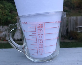 PYREX Glass 2 Cup Measuring Cup NO Metric Easy to Read D Handle USA
