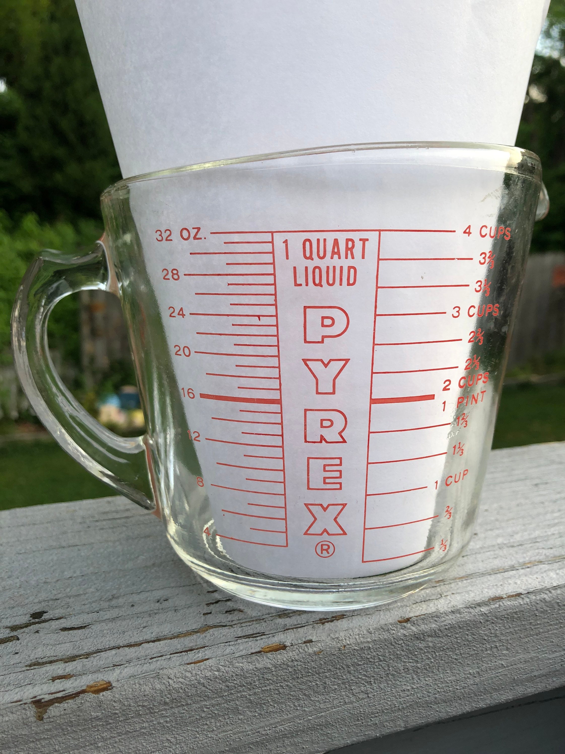 Vintage Pyrex Glass 4 Cup Measuring Cup D Handle NO METRIC Easy to read USA