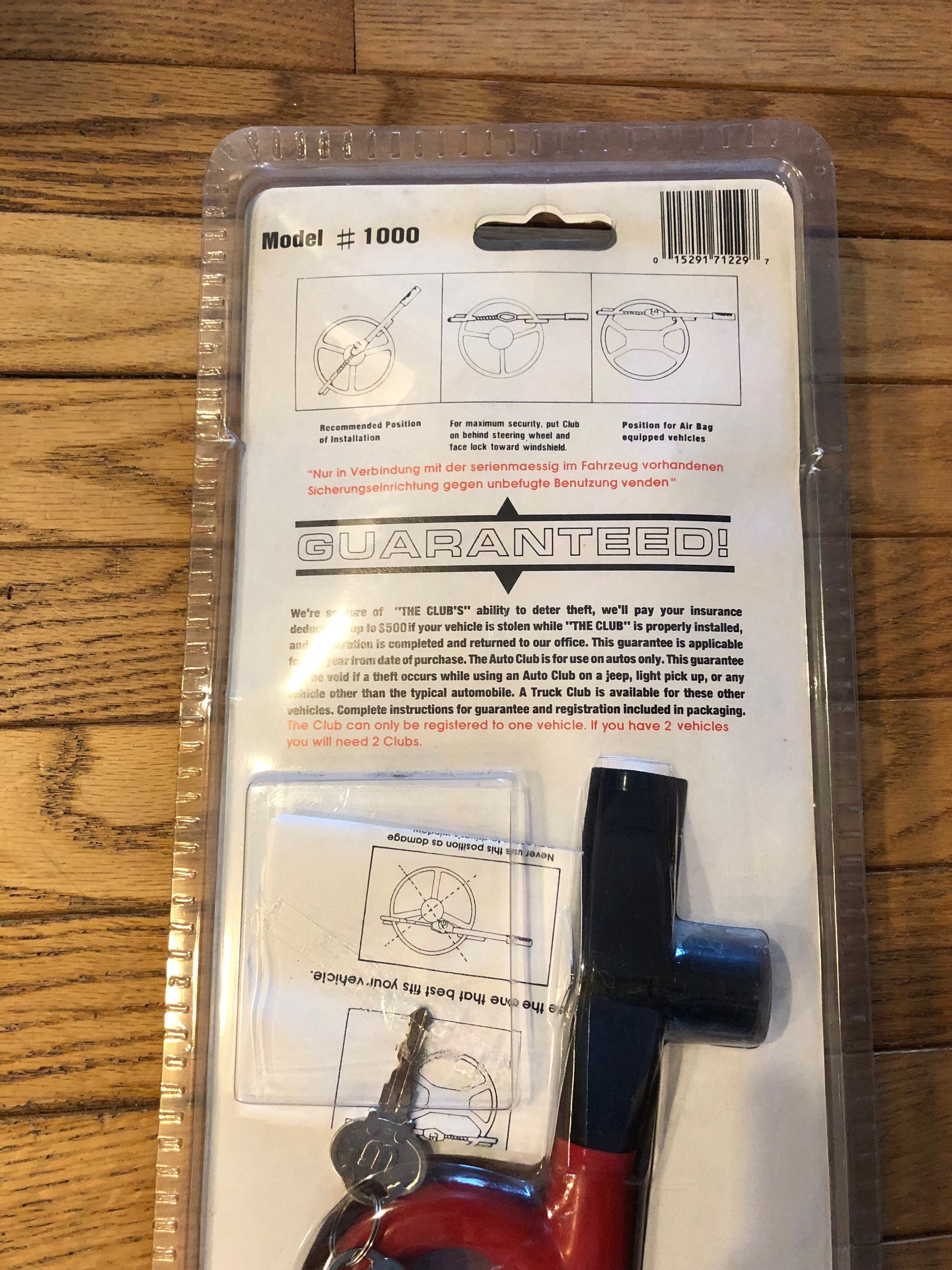 The CLUB Steering Wheel Lock Red - Model 1000 - 2 Keys - New in Package ...