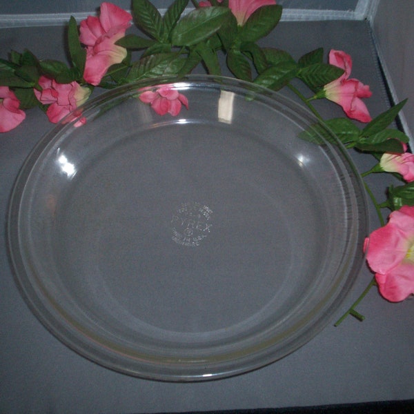 Vintage Pyrex 10 inch Pie Plate, 210, HTF Size Fall, Easter, Spring, Ham Pumpkin PIES