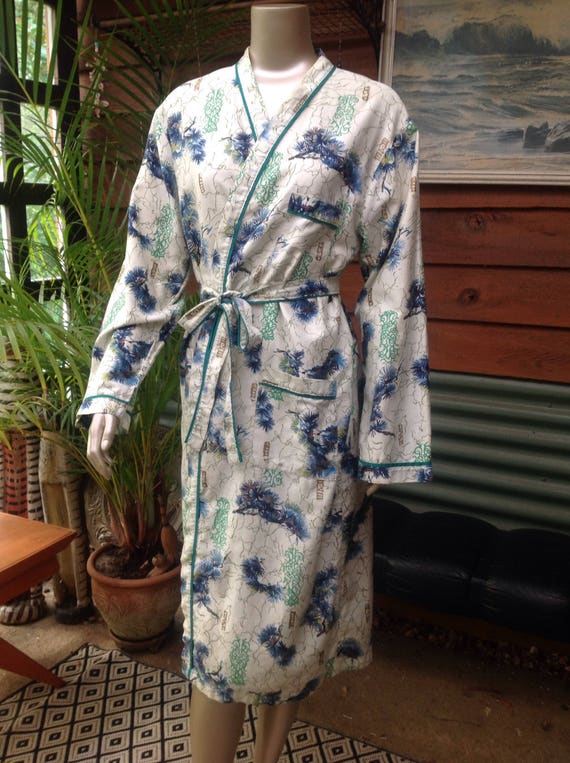 1960s dressing gown/bath robe/house coat. oriental pr… - Gem