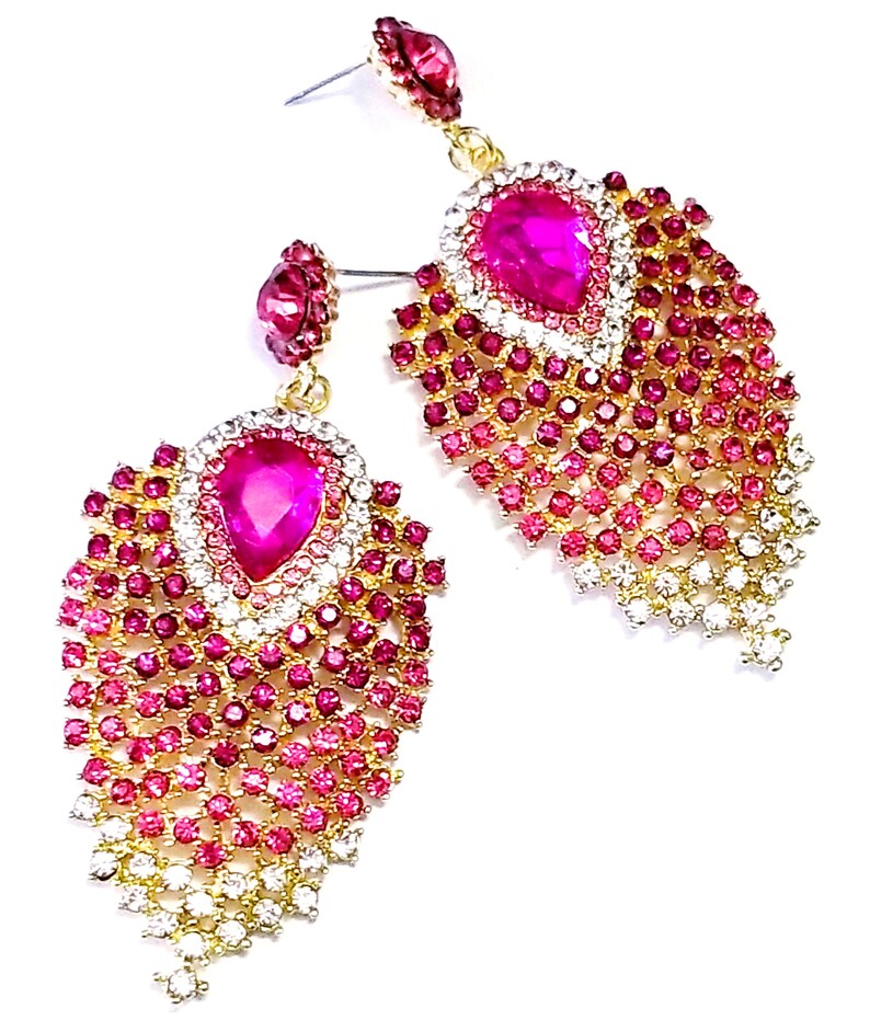MARIANA EARR- RG- PINK & WHT CHANDELIERS main image 0