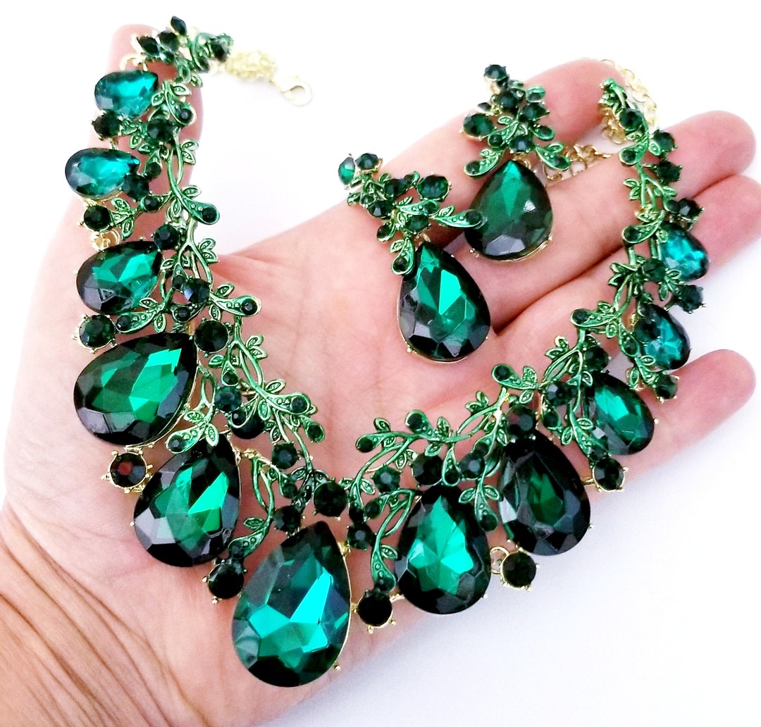 Green rhinestone best sale necklace