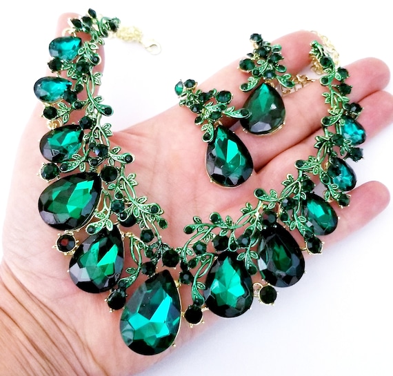 New Item Bridal White Gold Green Stone Fashion Necklace Jewelry Set - China  Fashion Design Jewelry Set and Rhinestone Necklace Set price |  Made-in-China.com