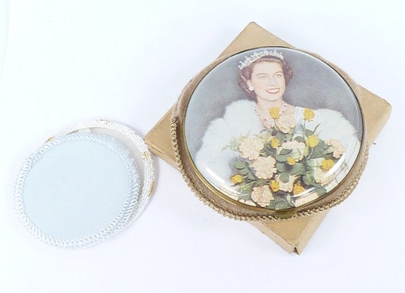 Vintage Unused Gwenda Queen Elizabeth II Compact … - image 3