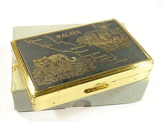 1950s Unused Music Box Clover Musical Powder Box
