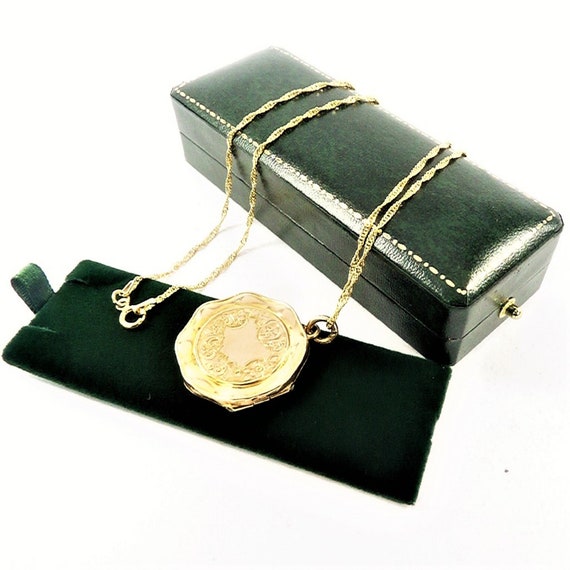 Solid Gold Antique Double Portrait Locket With 18 Inc… Gem