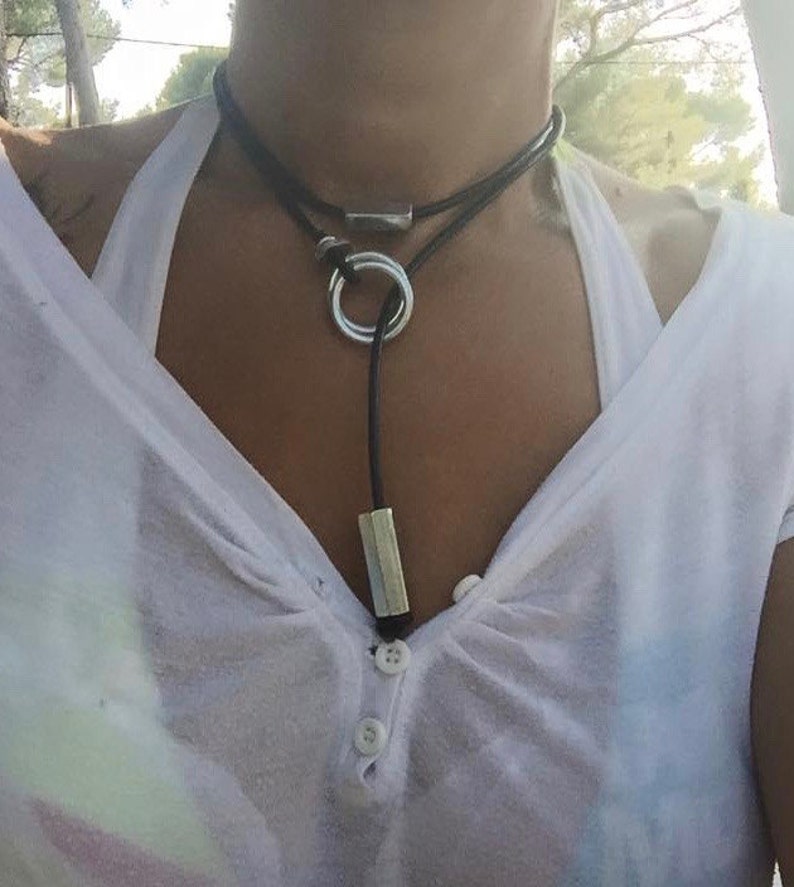 Woman leather necklace. Jewelry for women, trendy and modern leather necklace. Original necklace for her. Black