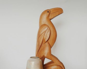 VINTAGE WOODEN BIRDSTATUE -    a true vintage girl find