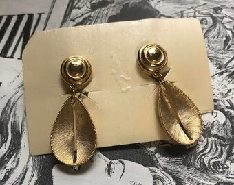 Gold Tone Pear Shaped Vintage Clip-On Earrings