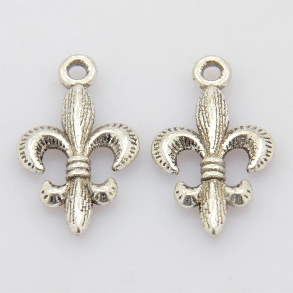 20 x FLEUR DE LIS französische Lilie silber Anhänger Charm 24 mm x 14 mm