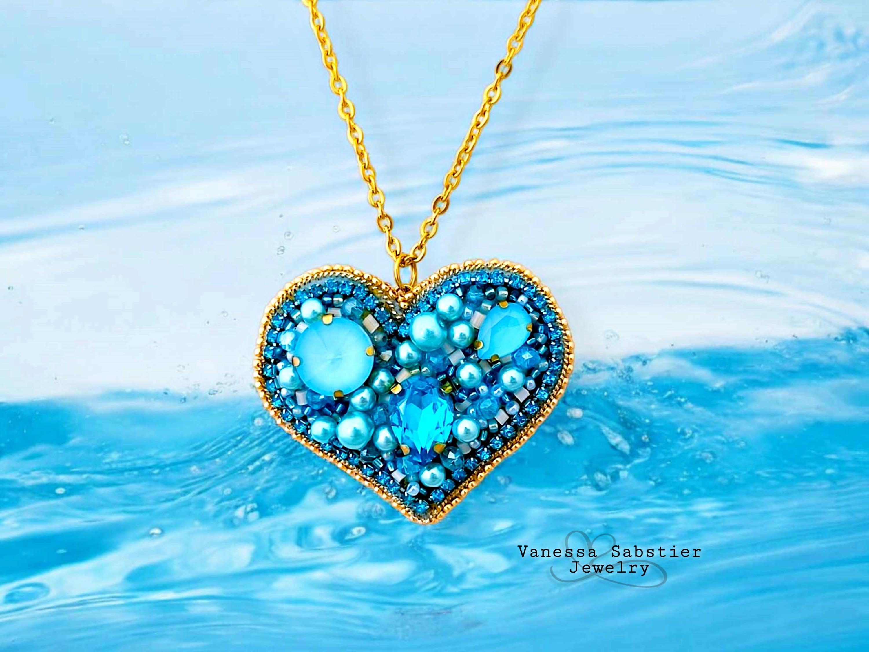 ビーズ刺繍ハートネックレス - ブルーステンレススチールチェーン 