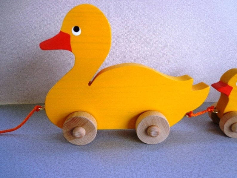 Hand Painted Classic Eco Friendly Kids Toy Wooden Toy Mama Duck /& Babies Easter Toy Gift Kids Great Toddler/'s First Toy Pull Toy