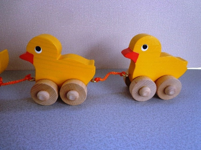 Hand Painted Classic Eco Friendly Kids Toy Wooden Toy Mama Duck /& Babies Easter Toy Gift Kids Great Toddler/'s First Toy Pull Toy