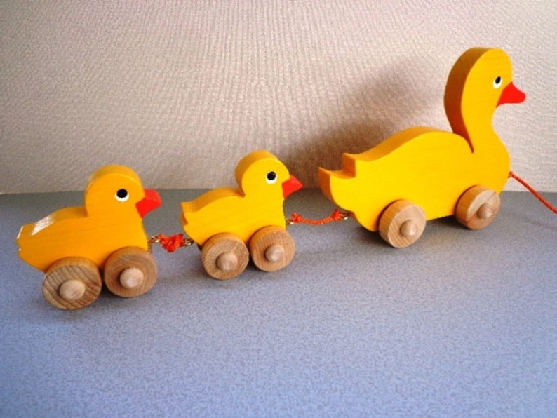 Hand Painted Classic Eco Friendly Kids Toy Wooden Toy Mama Duck /& Babies Easter Toy Gift Kids Great Toddler/'s First Toy Pull Toy