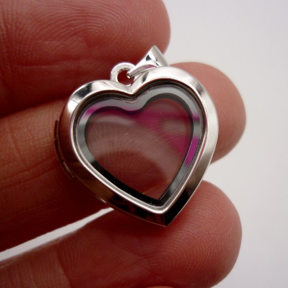 Glass heart locket deals