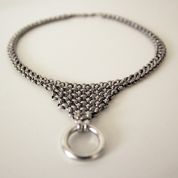 Silver O-ring choker: Handgjord kedjehalsband med V-Drop