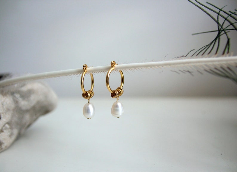 Pearl Drop Hoops, Pearl Huggie Hoop Earrings, Pearl Drop Earrings, Bridal Earrings, Bridesmaid Gift, Pearl Jewelry, Gift for Mom zdjęcie 1