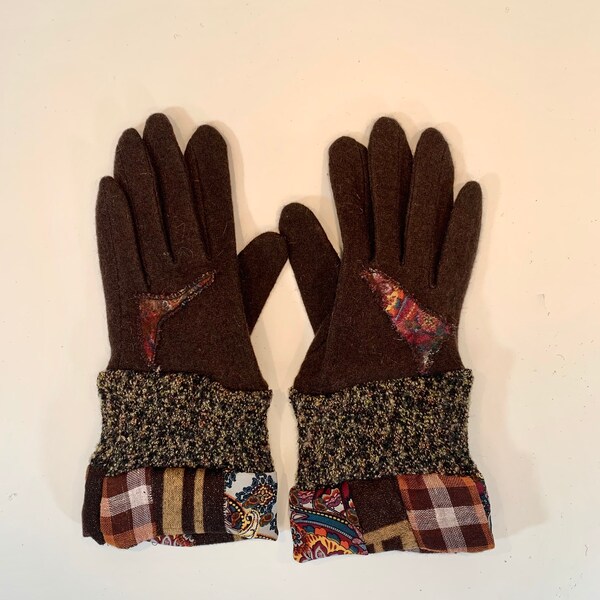 Wonderful brown wool winter gloves with recycled sweater bits, patchwork cuffs n felt details. Toasty gloves stretch to fit. Free Ship USA