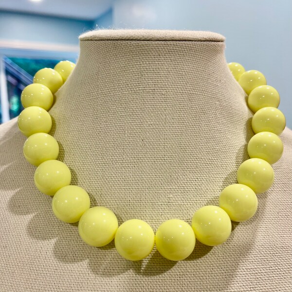 Yellow Necklace Bubblegum Bead Necklace Neon Yellow Beaded necklace Chunky Necklace Big Bead Choker Necklace Large Bead jewelry custom color