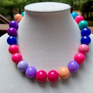 Multi-Farb-Halskette 20 mm Bubblegum Perlenkette Chunky Halskette Big Bead Halsband Halskette Große Perle Schmuck benutzerdefinierte Farben bunte Halskette