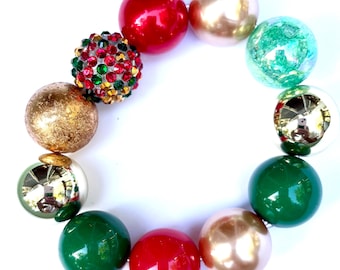 Urlaub Armband Rot, Grün, Gold, Sparkle, Big Facettierte Perlen Geschenk für Sie, Weihnachtsgeschenk, aufgereiht auf starke elastische. 20 mm Perlen