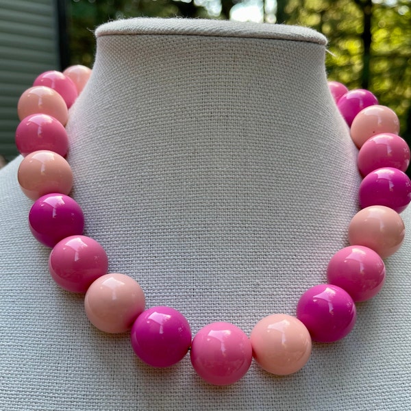 Shades of Pink 20mm Bubblegum Bead Necklace Beadednecklace Chunky Necklace Big Beads Choker Necklace Large beaded jewelry custom color