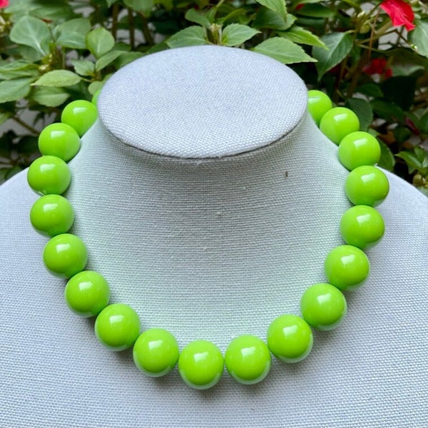 Apple Green 20mm Bubblegum Bead Necklace Beadednecklace Chunky Necklace Big Beads Choker Necklace Large beaded jewelry custom color