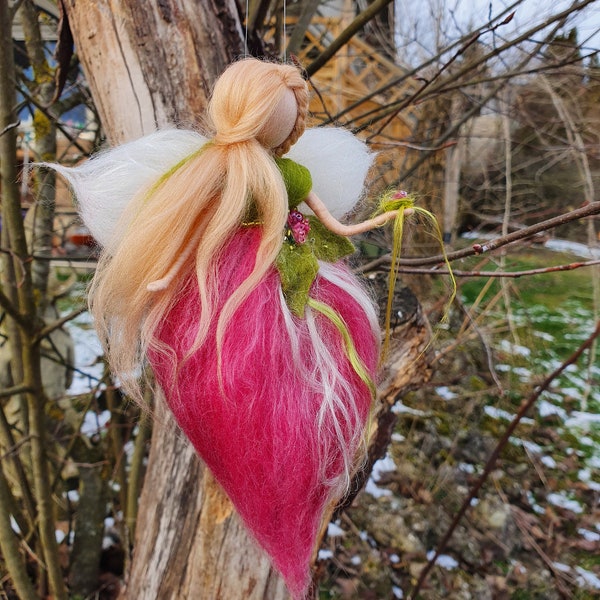 kleine Frühlingsfee Elfe gefilzt