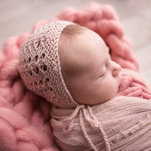 Baby bonnet ,newborn bonnet,Pink  bonnet, Spring newborn pink bonnet