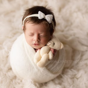 Ivory dainy hairbow,Newborn lace hairbow, Off white ivory baby headband, ivory handmade baby bow