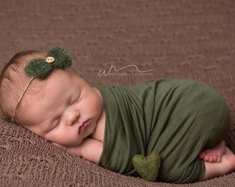 Green baby bow , Forest  green  tieback , dainty baby hairbow army Green tieback headband,knit dainty baby bow Forest green baby