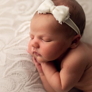 Ivory baby headband ,Dainty newborn hairbow,cream hairbow , RTS newborn ivory headband