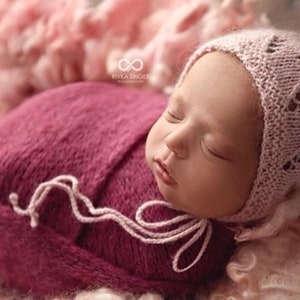 Newborn pink Bonnet ,RTS Bonnet, baby Bonnet ,photo prop bonnet, handmade bonnet ,RTS baby bonnet