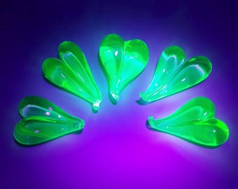 Uranium Glass Heart Paperweight - UV Reactive - Glows in Blacklight