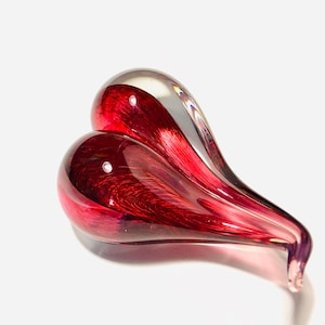 Glass Heart Paperweight - Pink
