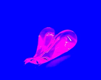 Heart Paperweight / Glass Paperweight / Pink Glass / Hand Blown Glass / Blown Glass / Blown Glass Heart / Art Glass / Glass Sculpture / Art